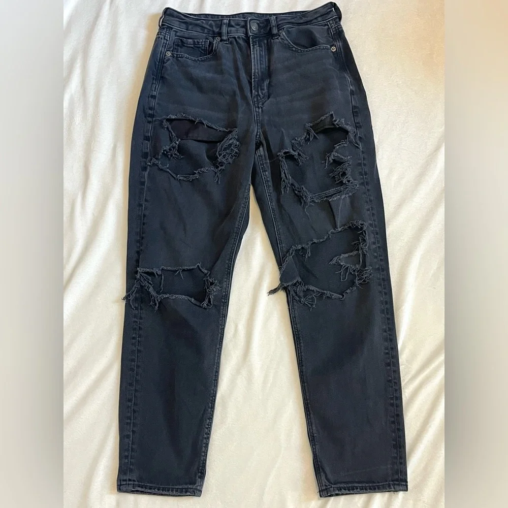 American Eagle Mom Jeans Relaxed Distressed Women’s Black Jeans Size 6 - Picture 1 of 16